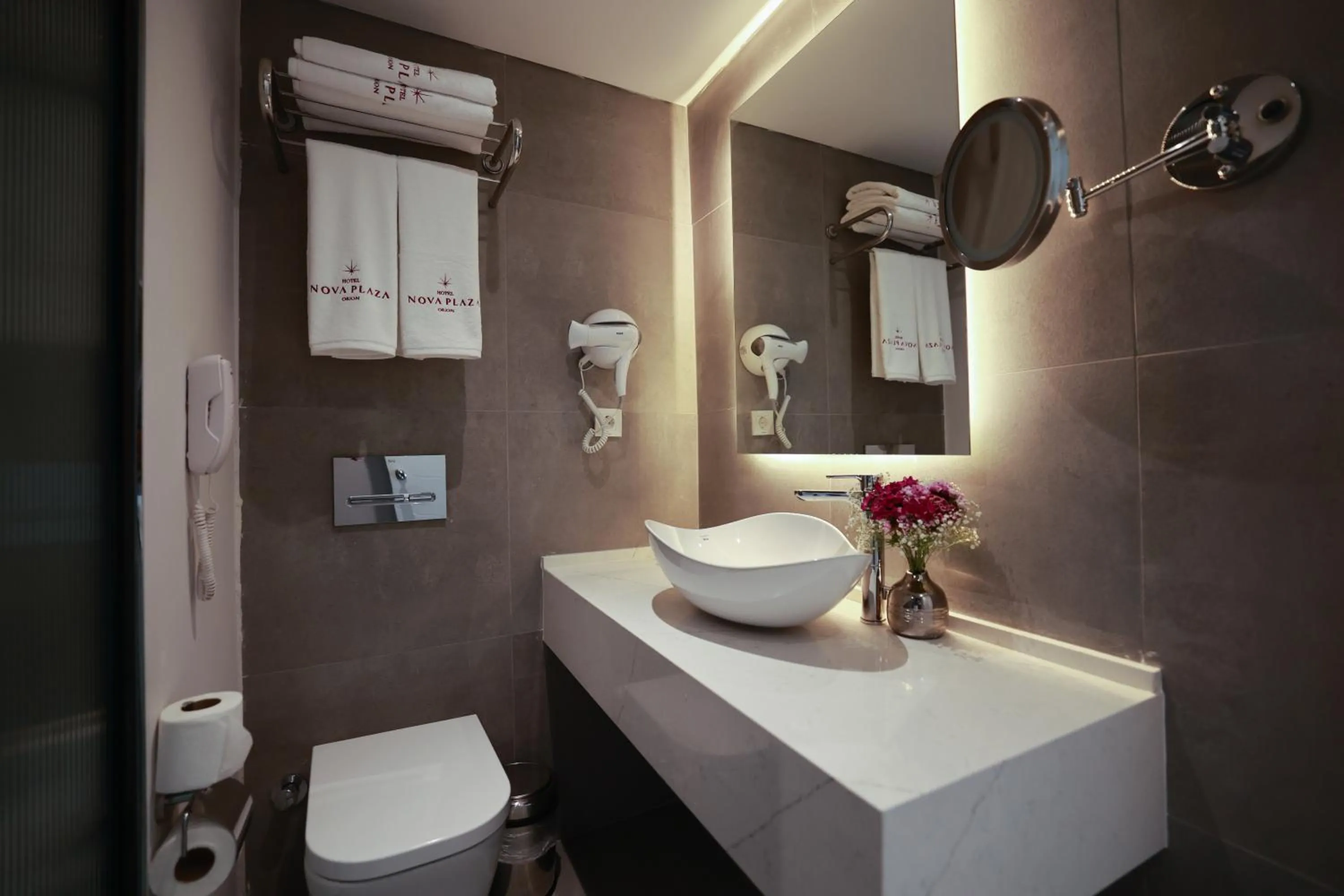 Bathroom in Nova Plaza Orion Hotel