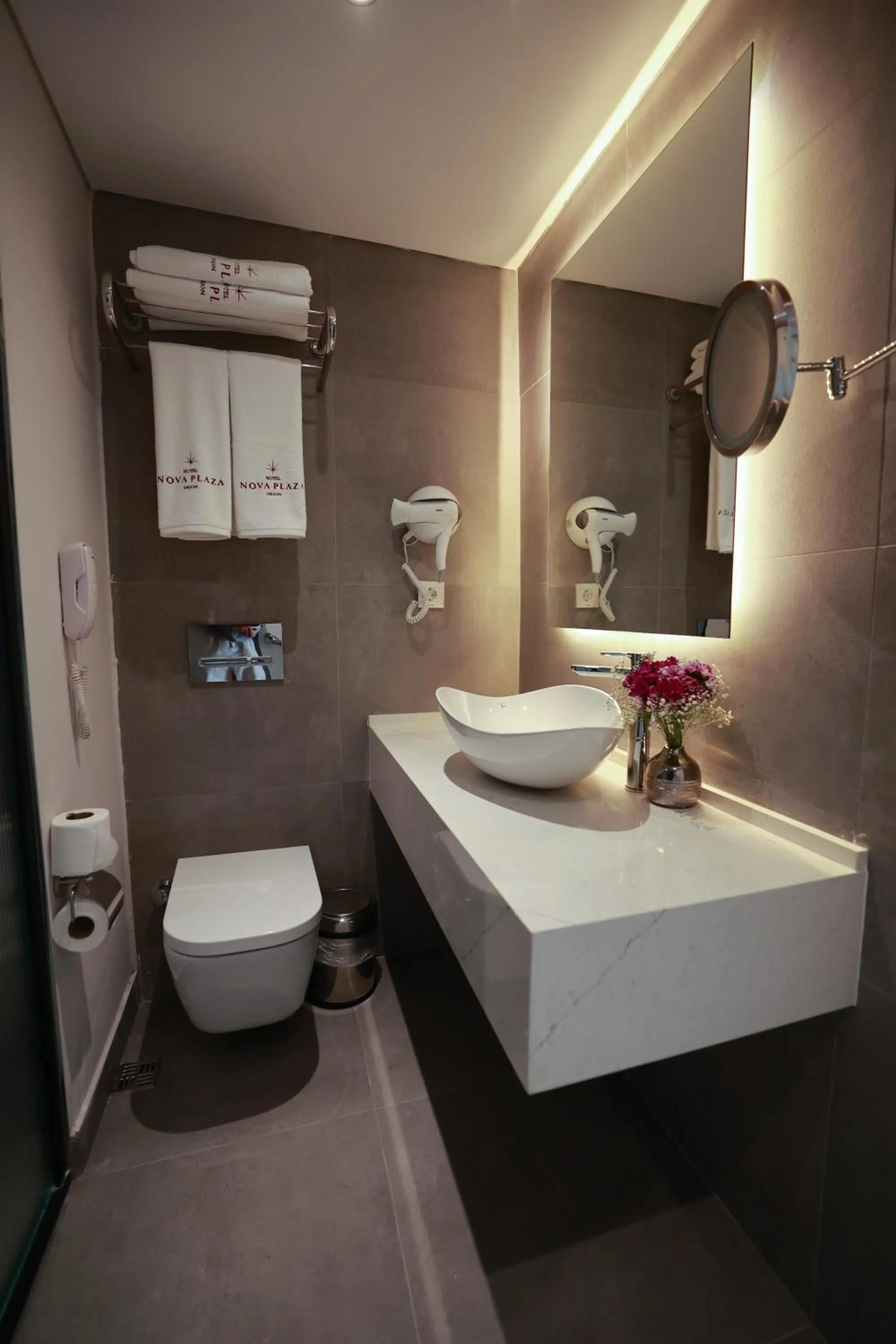 Bathroom in Nova Plaza Orion Hotel