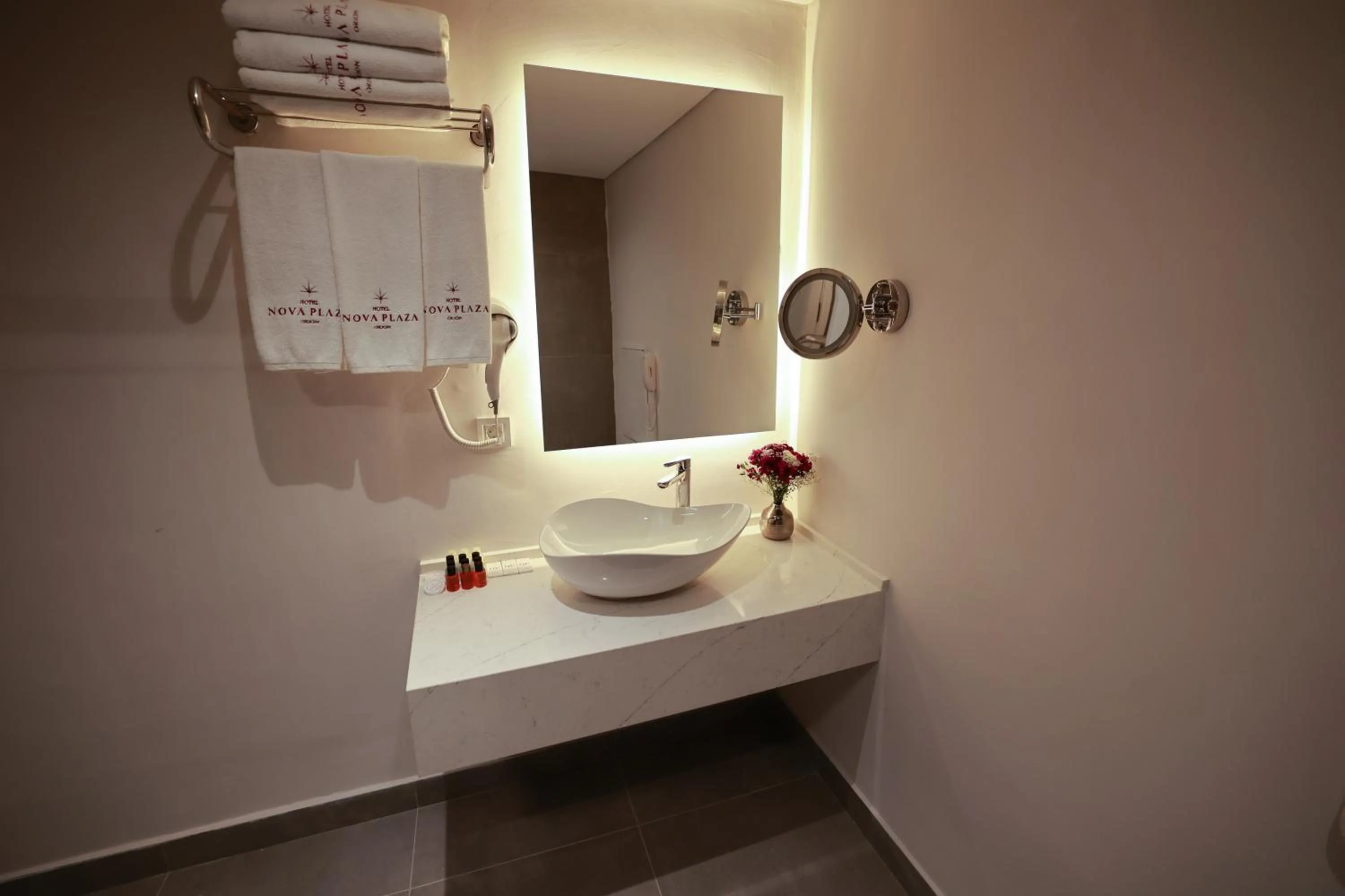 Bathroom in Nova Plaza Orion Hotel