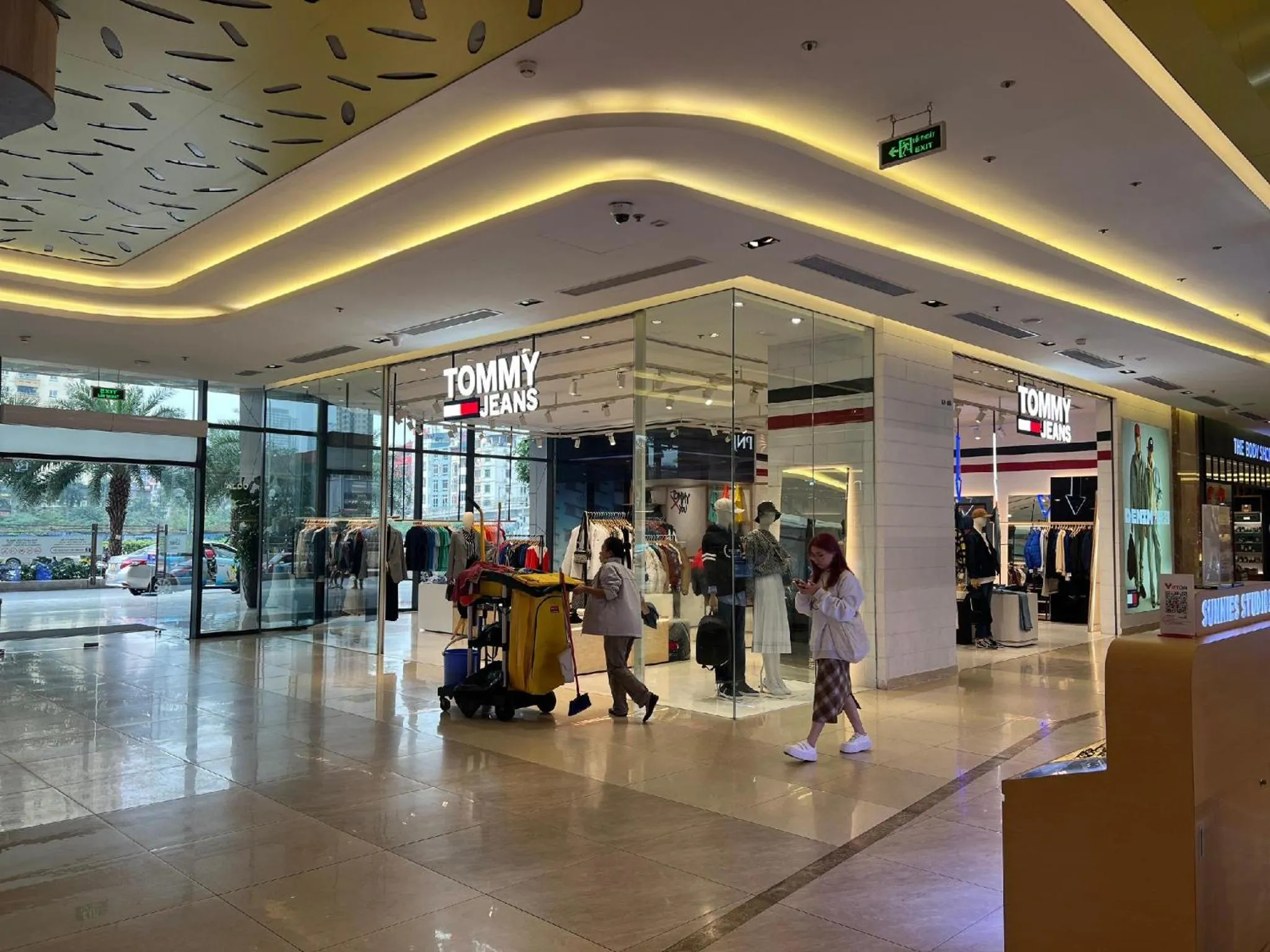 Shopping Area in Vinhomes D'capital Premium Apartment