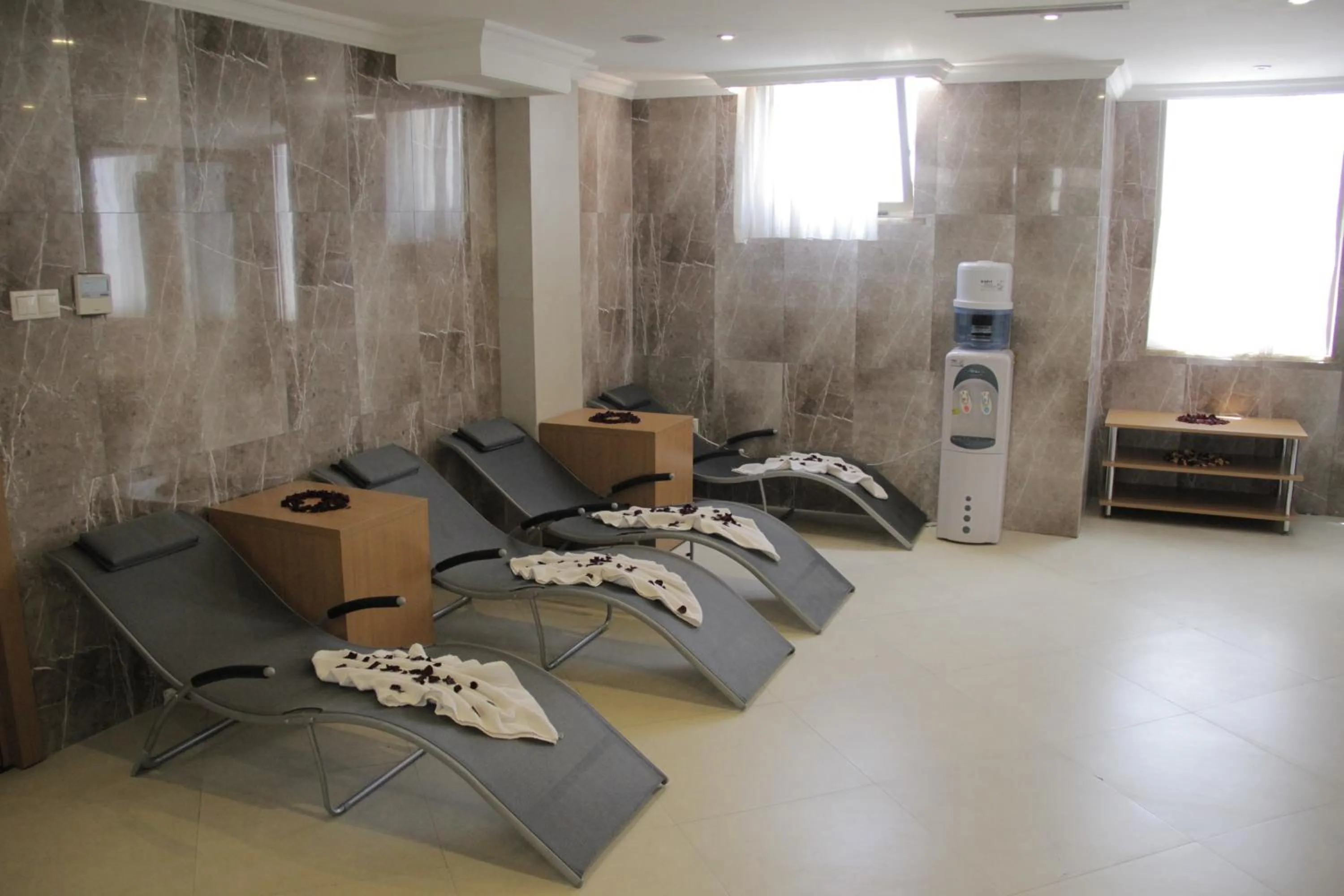 Spa and wellness centre/facilities in Momona Hotel