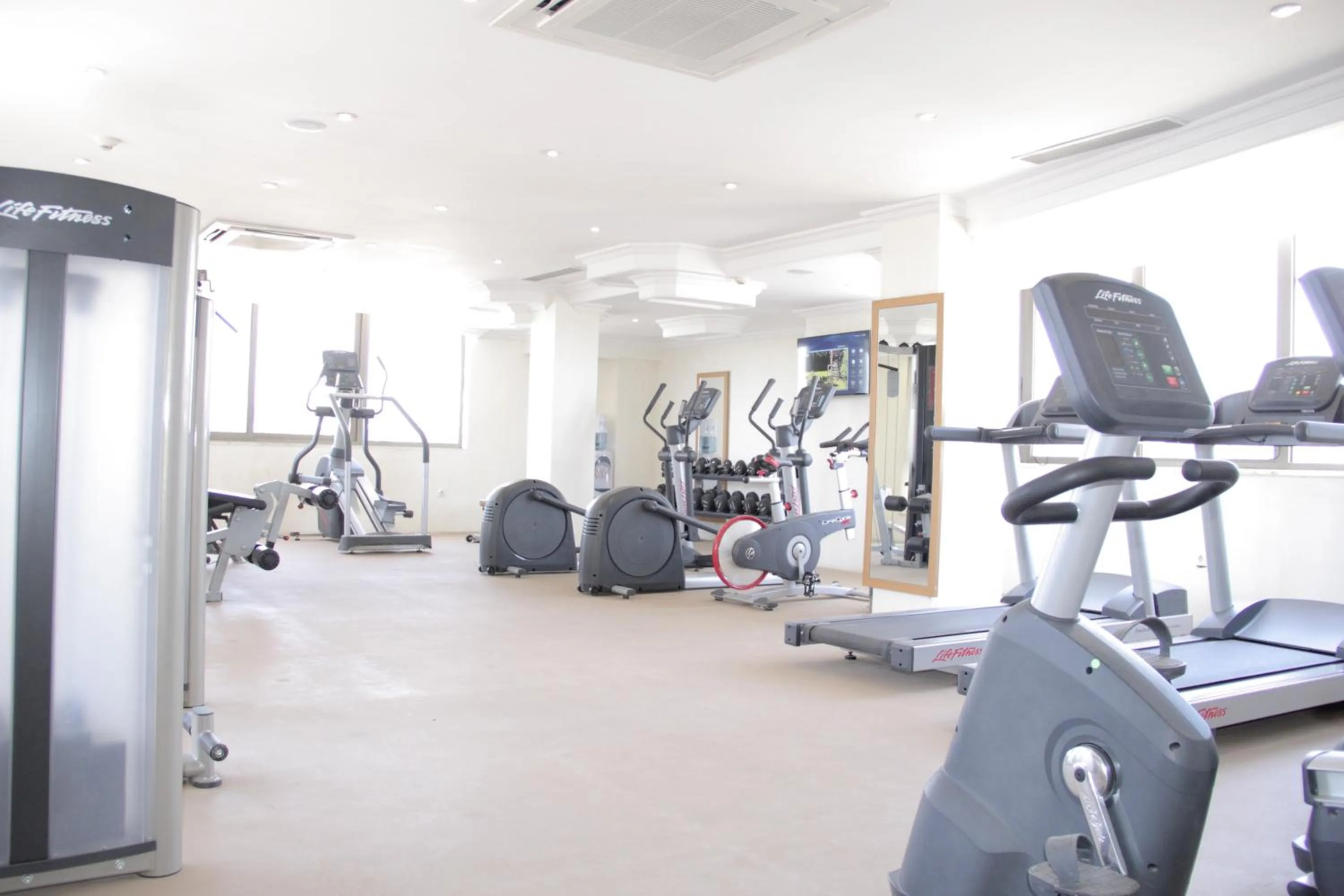 Fitness centre/facilities in Momona Hotel