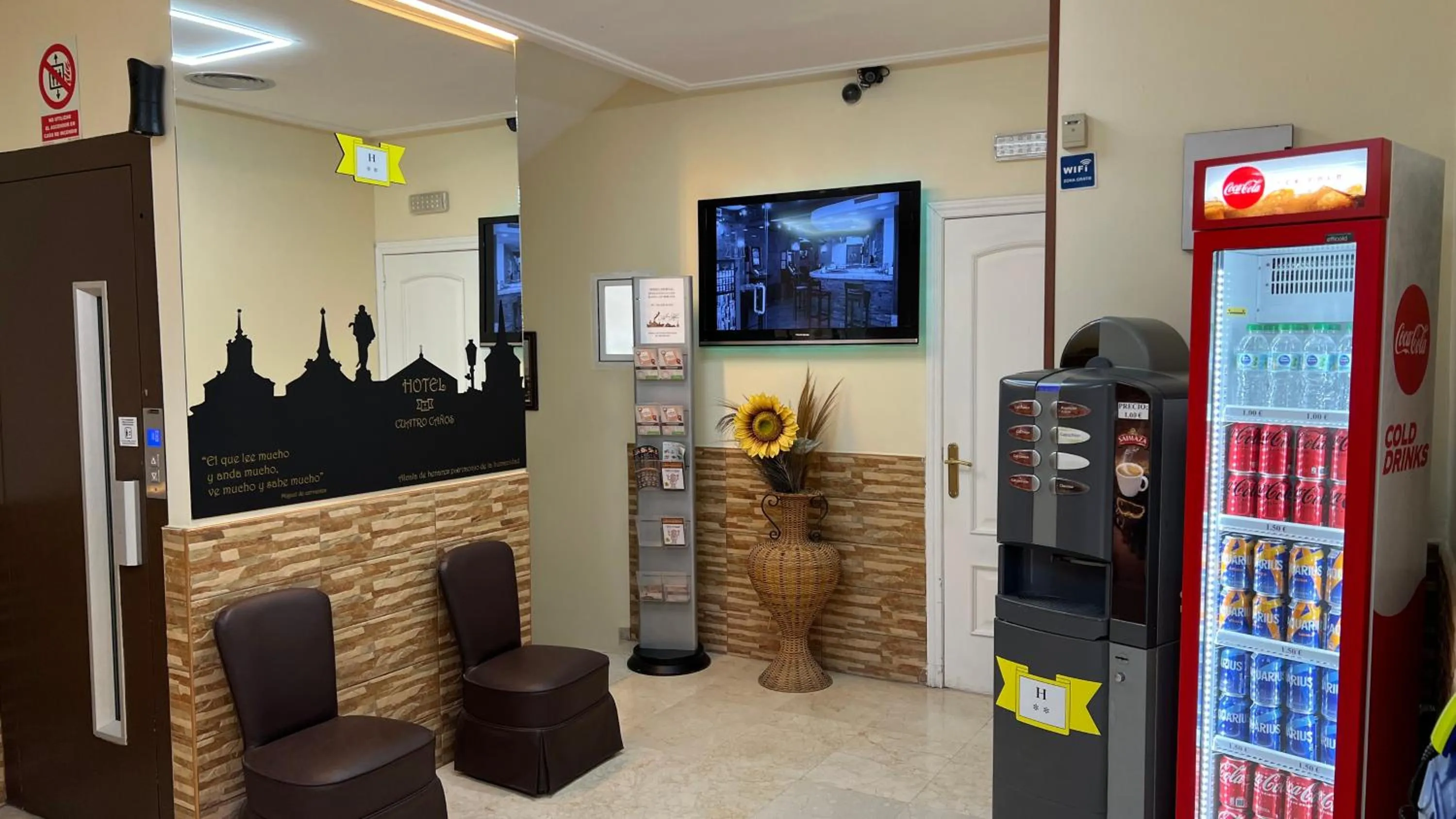 Lobby or reception in Hotel Cuatro Caños