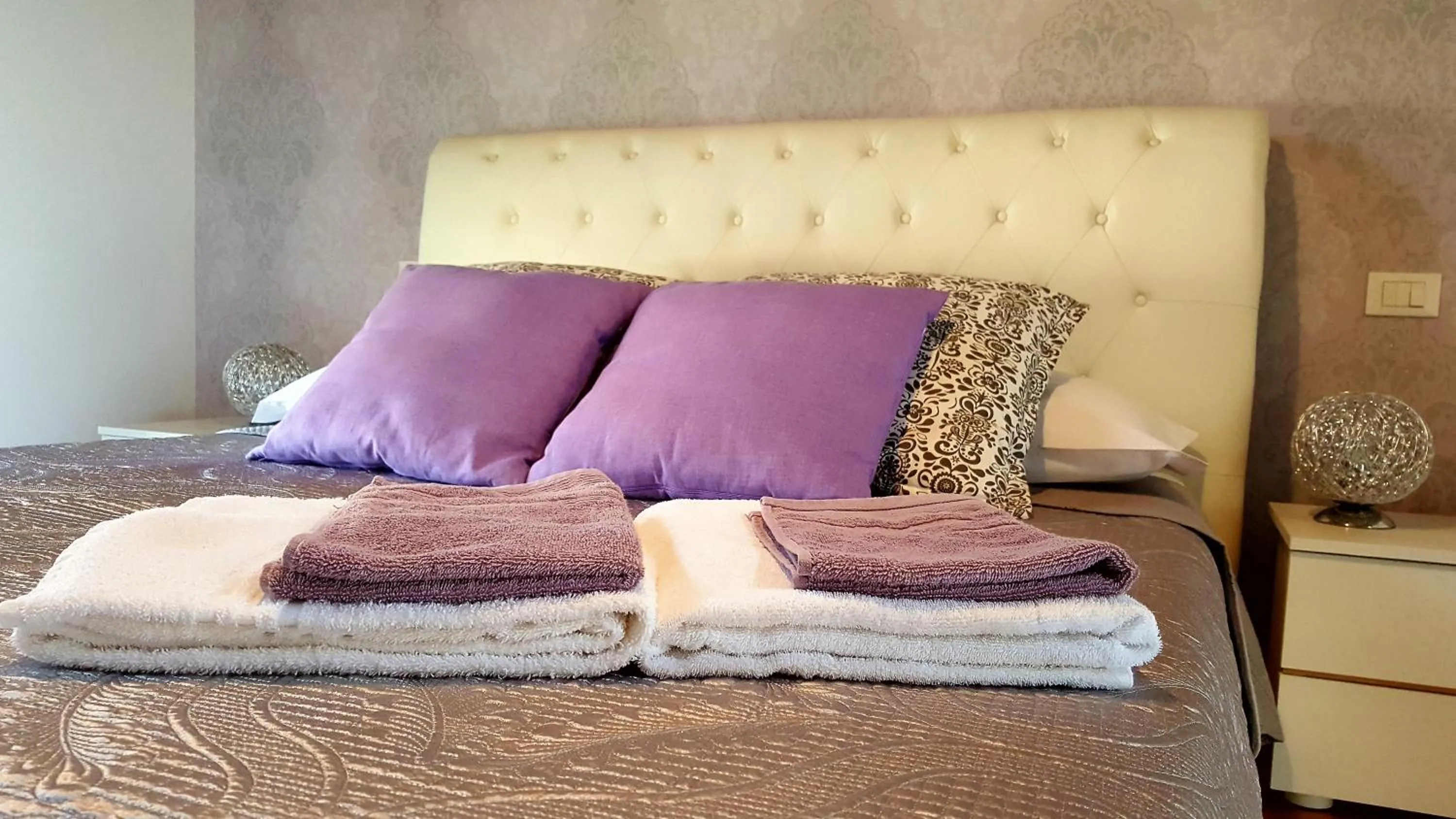 Bed in Donizetti Royal