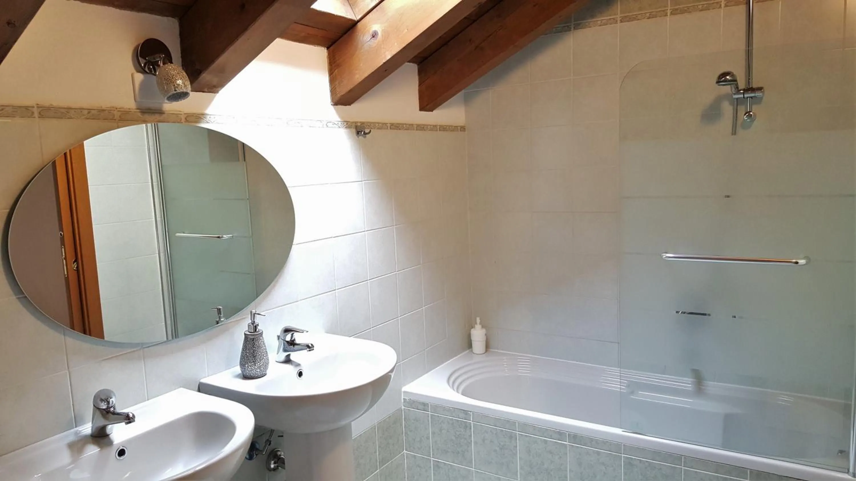 Bathroom in Donizetti Royal