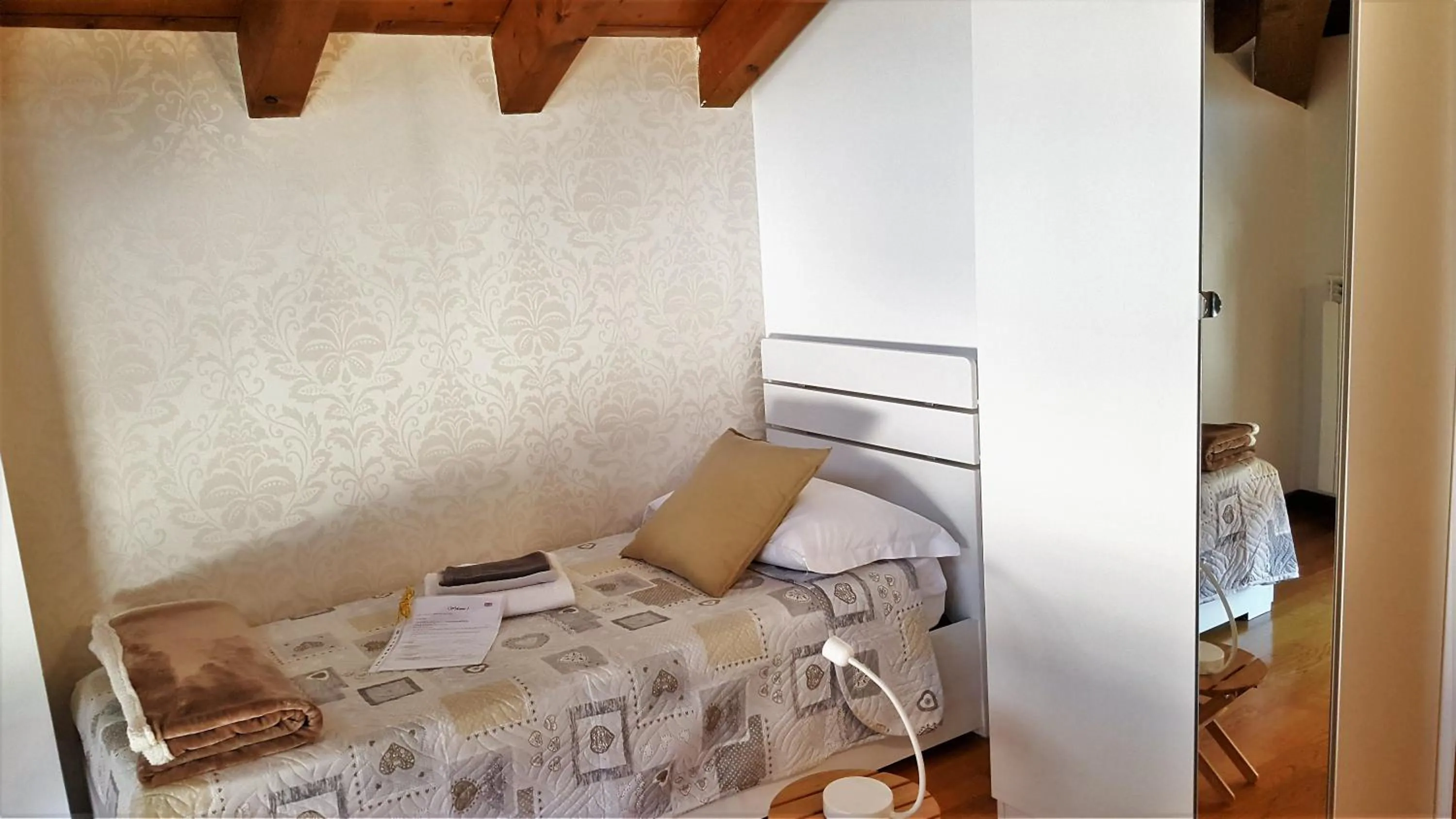 Bed in Donizetti Royal