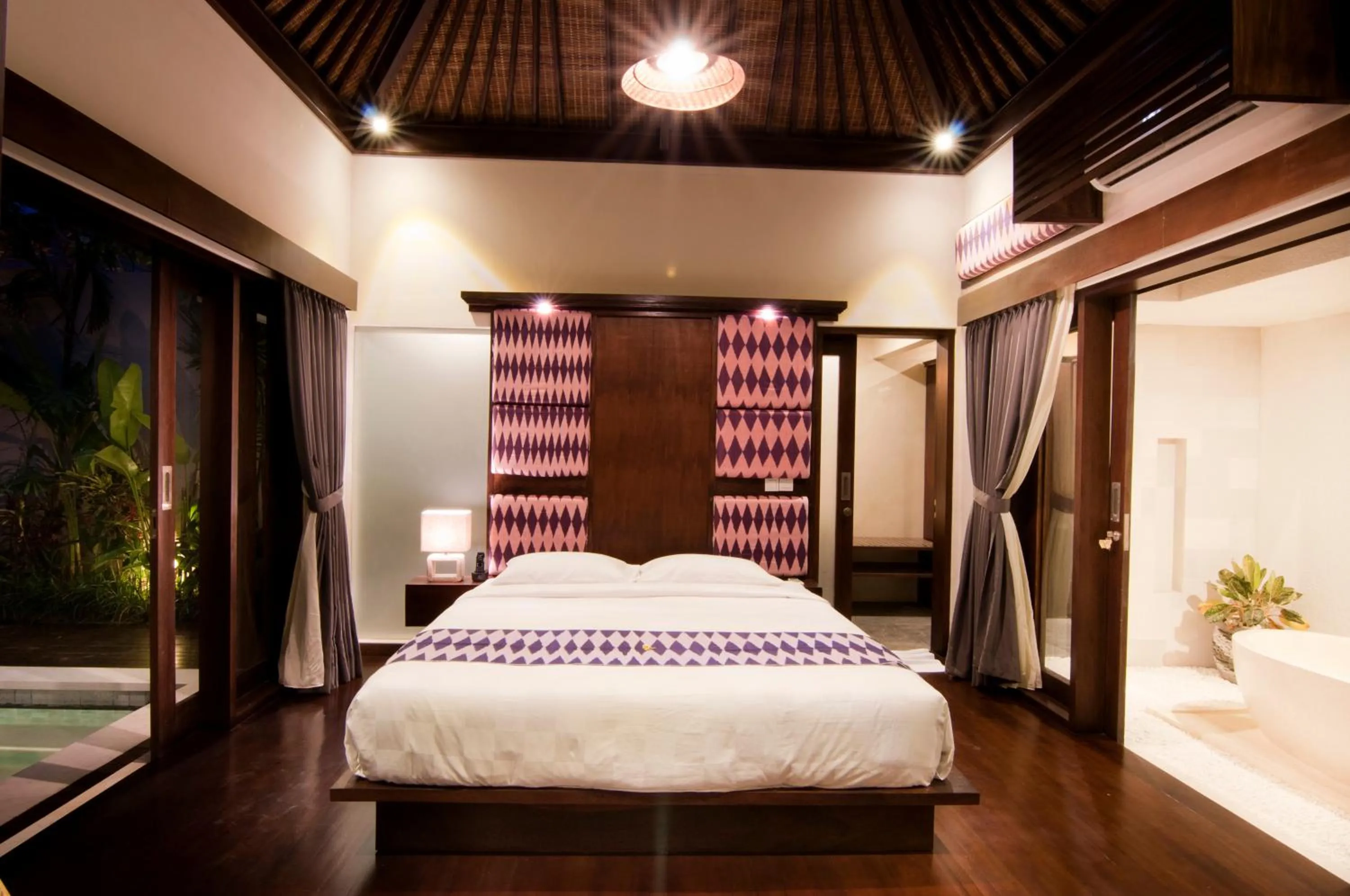 Bed in Villa Puspa