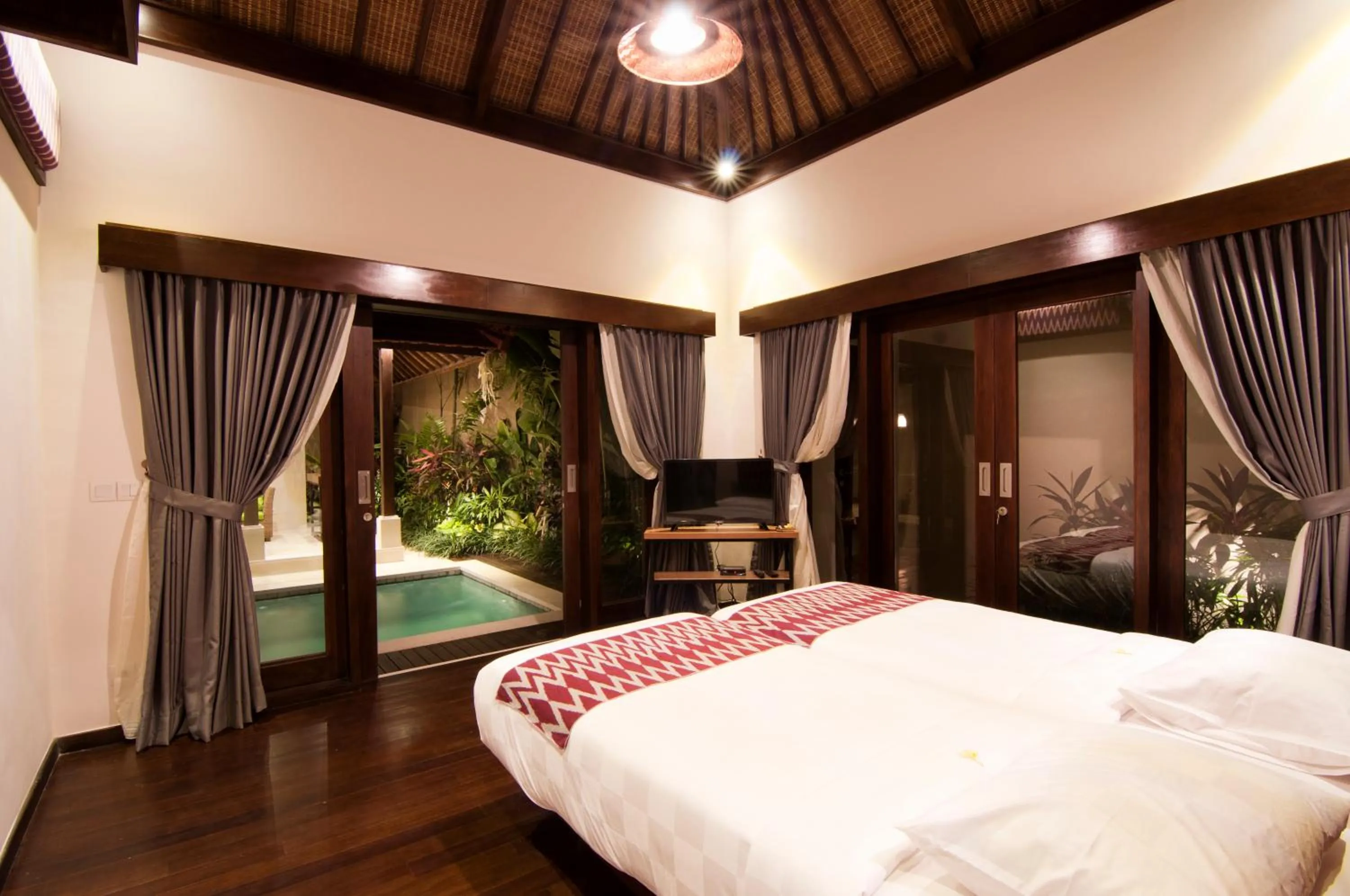 Decorative detail, Bed in Villa Puspa