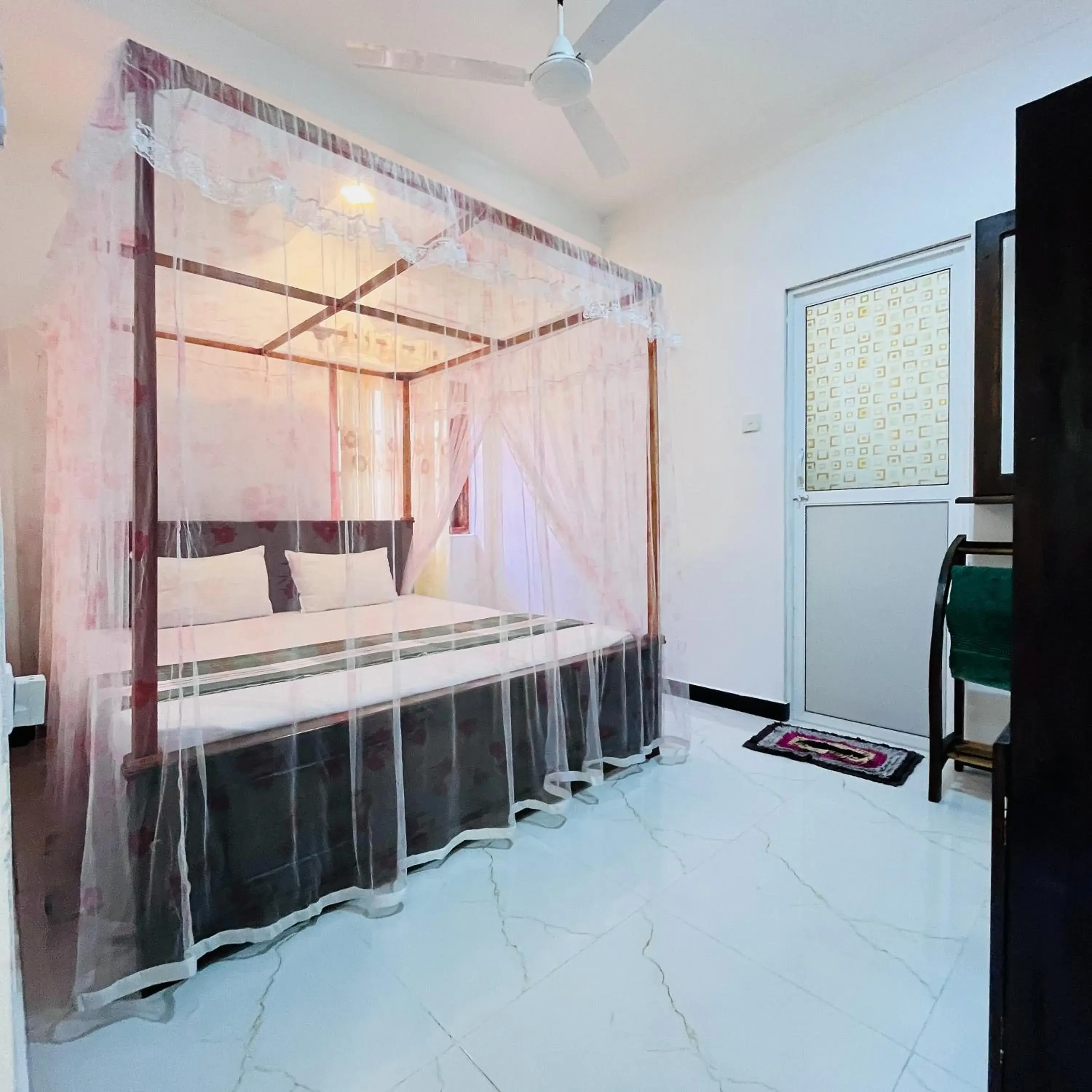 Double Room with Private Bathroom in Wasana Ocean View Villa Mirissa Double Room with Private Bathroom in Wasana Ocean View Villa Mirissa