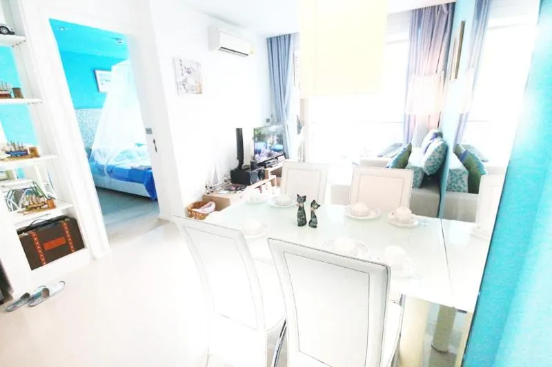 Seating area, Bed in Atlantis Condo & Water Park Pattaya By the Sea