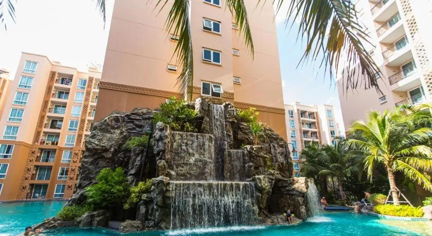 Atlantis Condo & Water Park Pattaya By the Sea