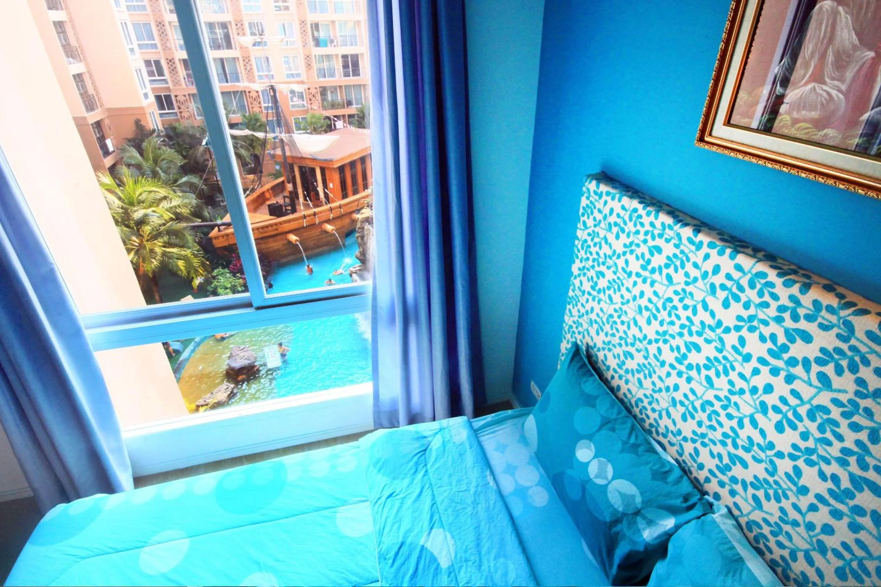 Bed in Atlantis Condo & Water Park Pattaya By the Sea