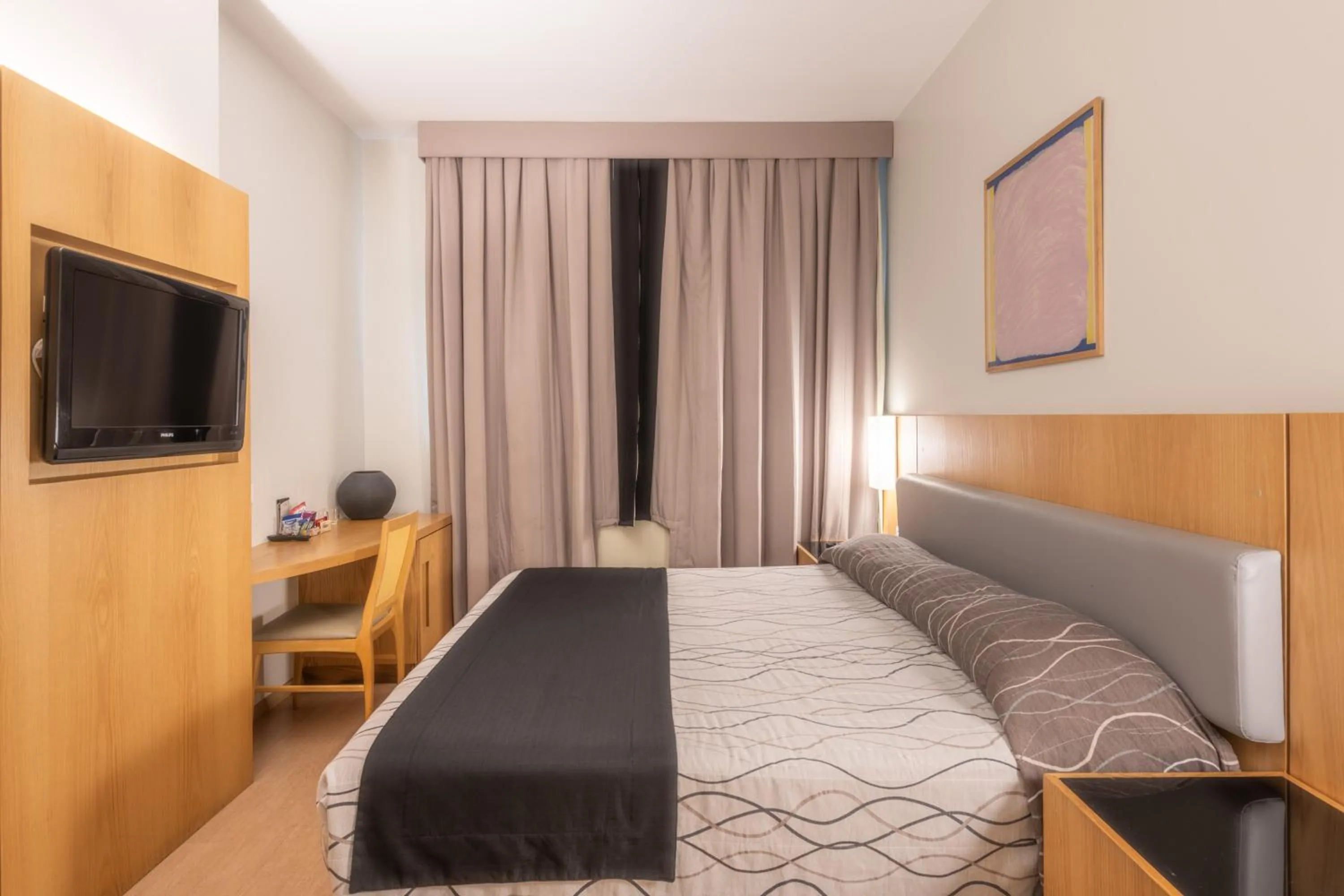 Bedroom, Bed in DELPLAZA Excelsior São Paulo - By Monreale