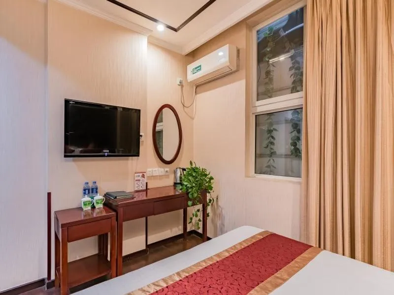 Bed in GreenTree Inn Beijing Yuegezhuang Business Hotel