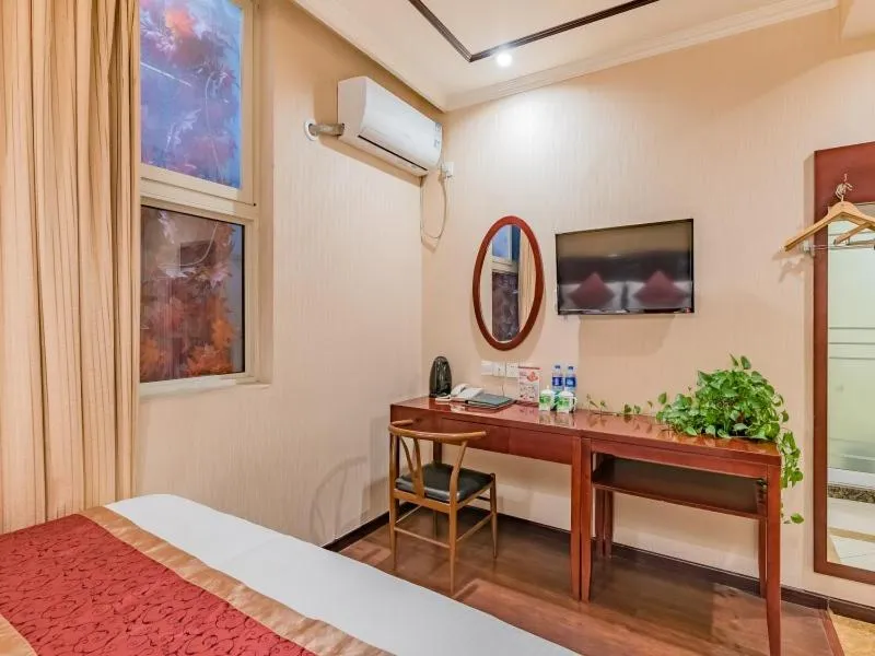 Bed in GreenTree Inn Beijing Yuegezhuang Business Hotel