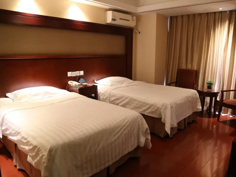 Bed in GreenTree Inn Beijing Hotel Lin Cui Road Business Hotel