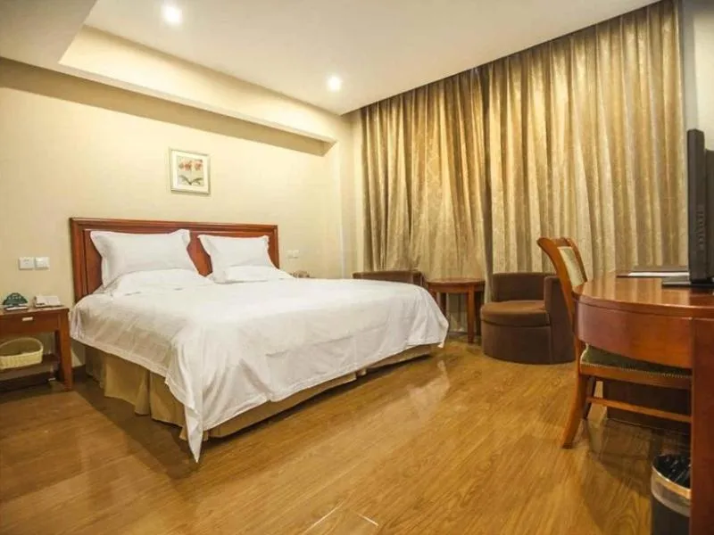 Bed in GreenTree Inn Beijing Shunyi South Shiyuan Street Express Hotel