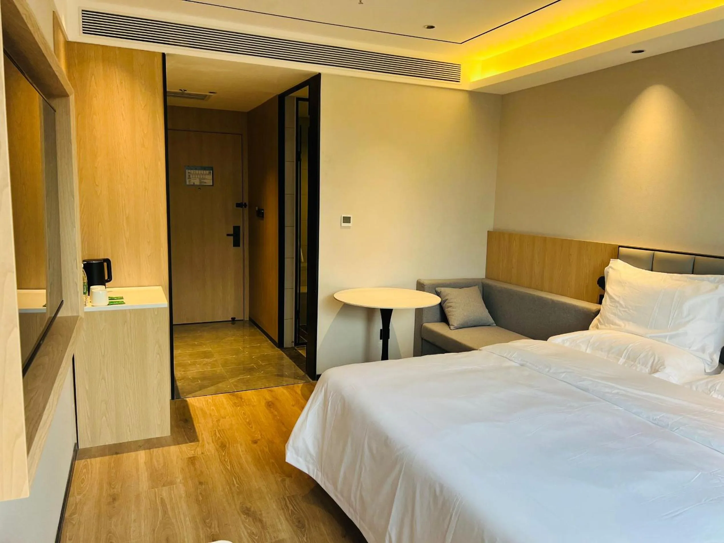 Bed in GreenTree Inn Beijing Shunyi South Shiyuan Street Express Hotel