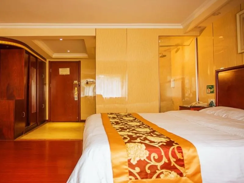 Bed in GreenTree Inn Shanghai Gongfu New Village Subway Station Express Hotel