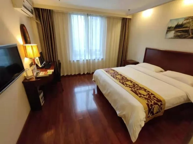 Bed in GreenTree Inn Shanghai Jiading Dazhong International Auto City Business Hotel