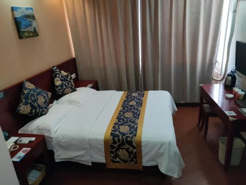 Bed in GreenTree Inn Tianjin Beiyang Bridge Business Hotel