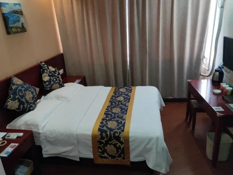 Bed in GreenTree Inn Tianjin Beiyang Bridge Business Hotel