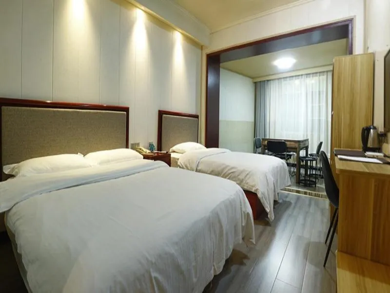Bed in GreenTree Inn Nanjing Yuhuatai Scenic Spot China Gate Subway Station Express Hotel