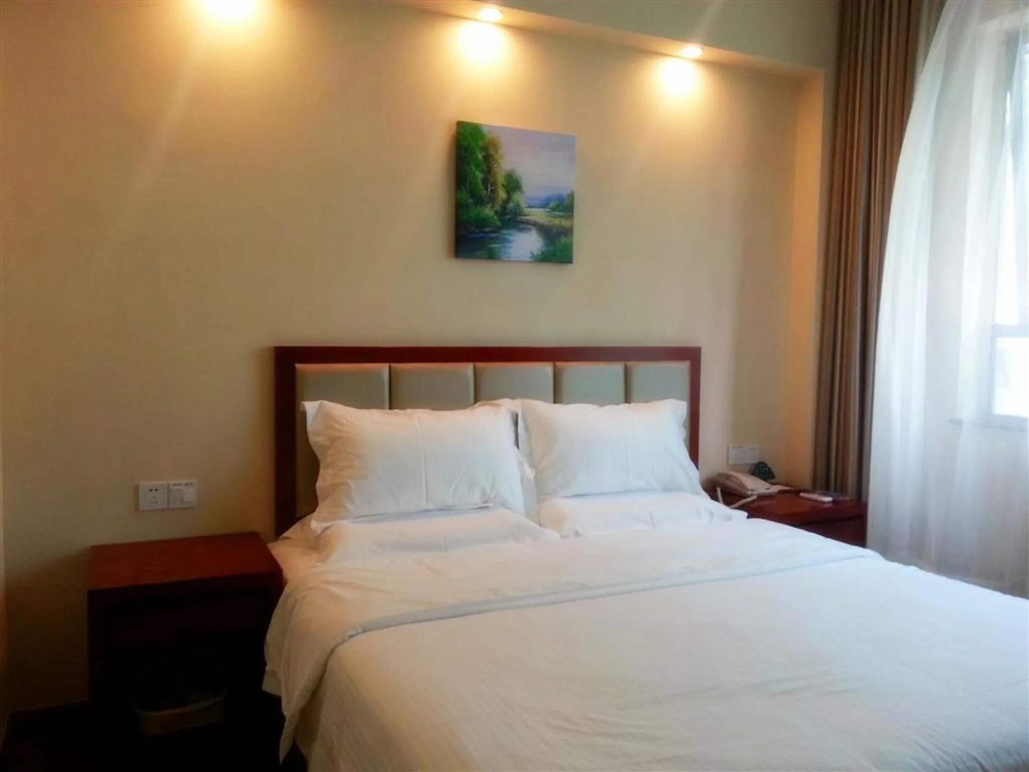Bedroom, Bed in GreenTree Inn Jiangsu Nanjing Zhongyangmen Railway Station Express Hotel