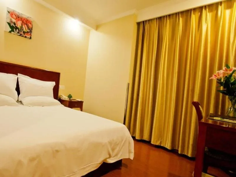 Bed in GreenTree Inn Jiangsu Nanjing Olympic Sports Center Express Hotel