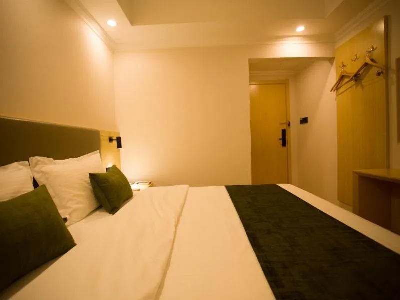 Bed in GreenTree Inn Hebei Langfang Development Zone Convention and Exhibition Centre Business Hotel