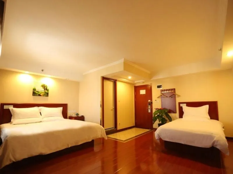 Bed in GreenTree Inn Liaoning Chaoyang City Chaoyang Street Fangzhi Road Express Hotel
