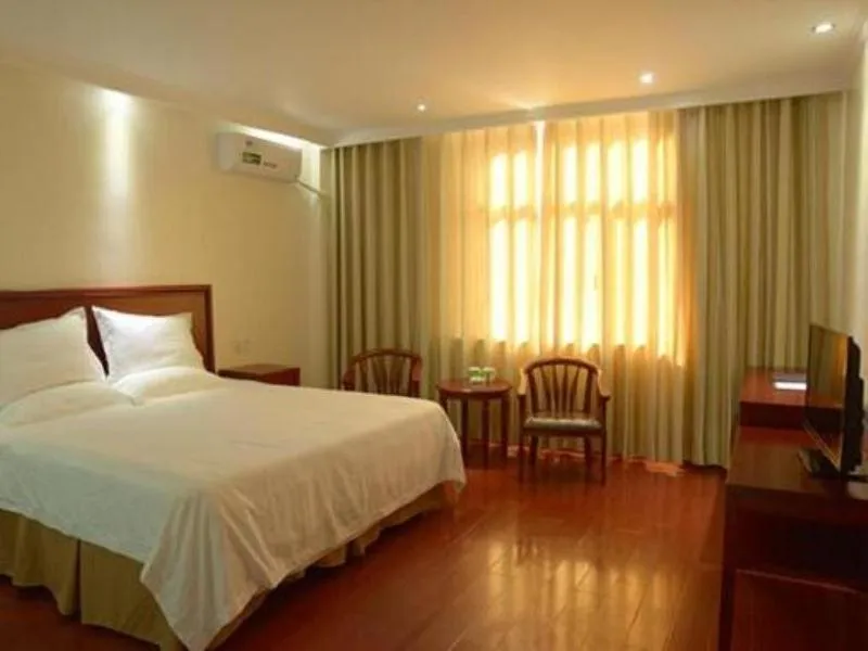 Bed in GreenTree Inn Shandong Heze Development Zone Guangzhou Road Yuehua Express Hotel