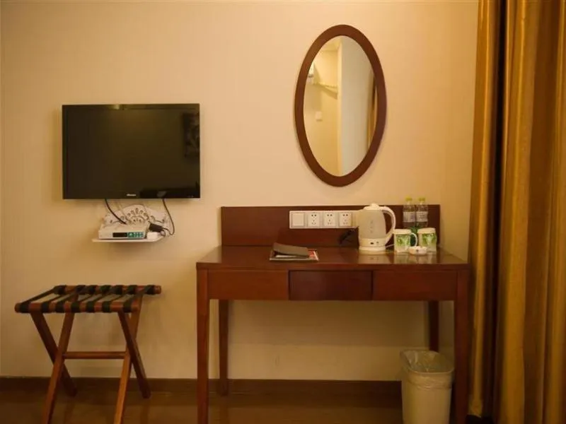 GreenTree Inn ZiBo LiuQuan Road Wal-Mart Square Express Hotel