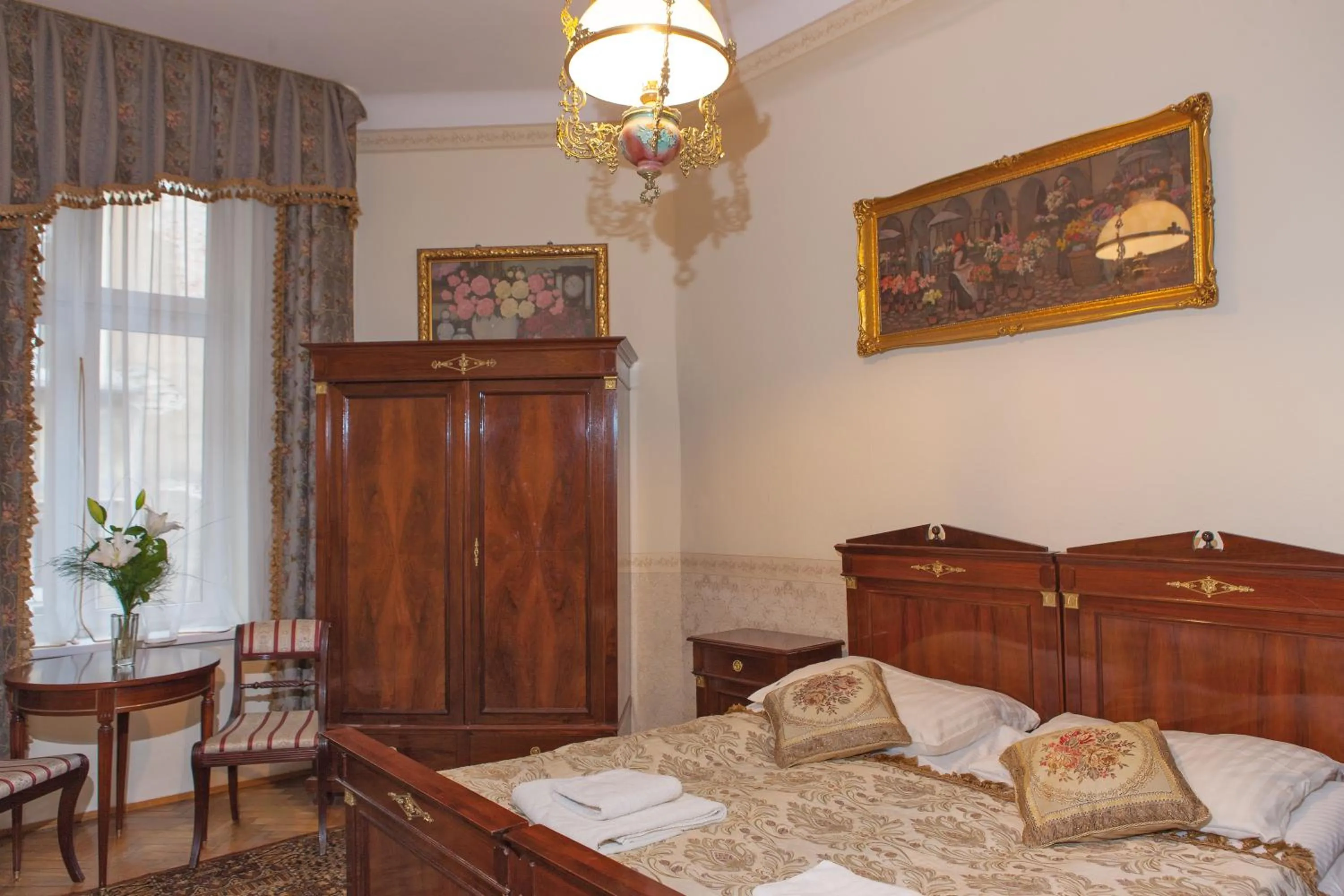 Photo of the whole room in Metropolitan Apartments