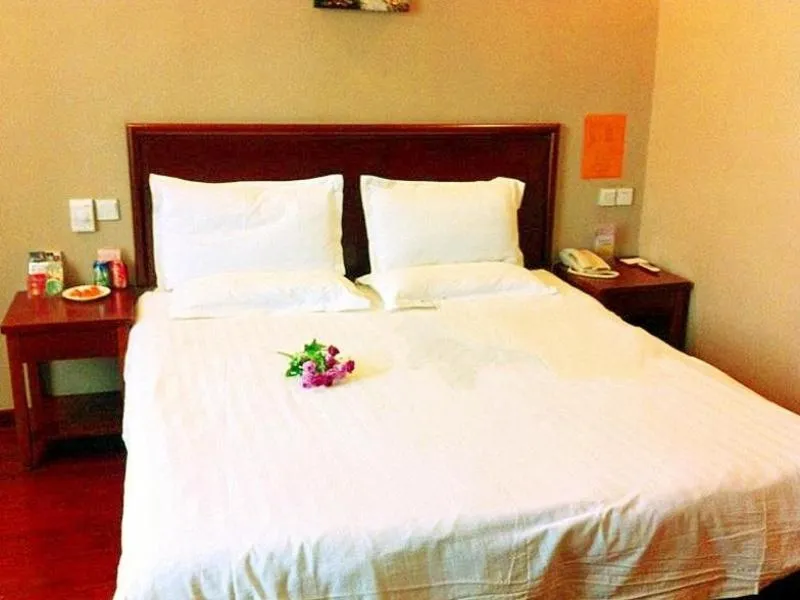 Bed in GreenTree Inn Shandong Jining Jinxiang Jinmanke Avenue Express Hotel