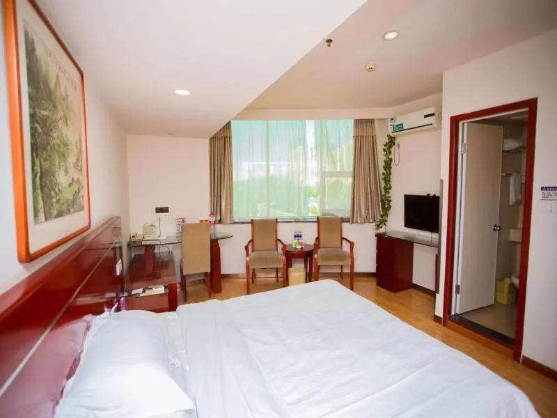 Bed in GreenTree Inn Shandong Binzhou Wanda Plaza Huangheshilu Express Hotel