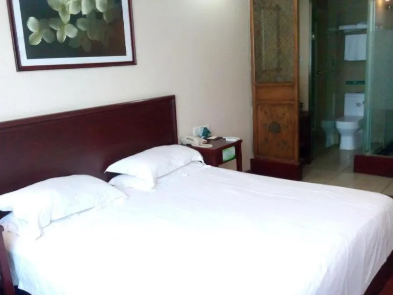 Bed in GreenTree Inn Anhui Suzhou Railway Station Express Hotel