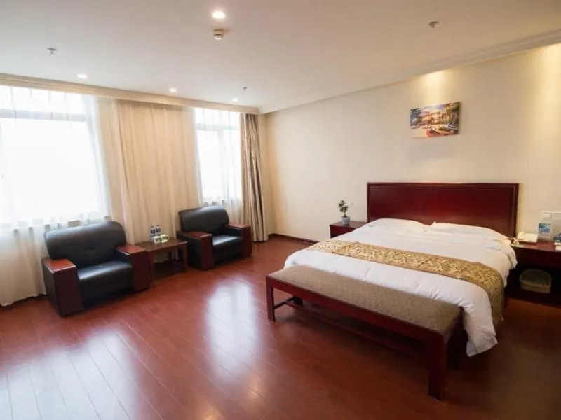 Bed in GreenTree Inn AnHui GuangDe ZhongYang LeCheng Business Hotel