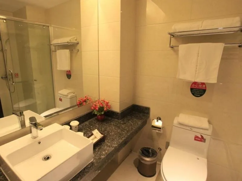 GreenTree Inn ShanDong North WeiHai StationNorth International Bathing Beach Business Hotel