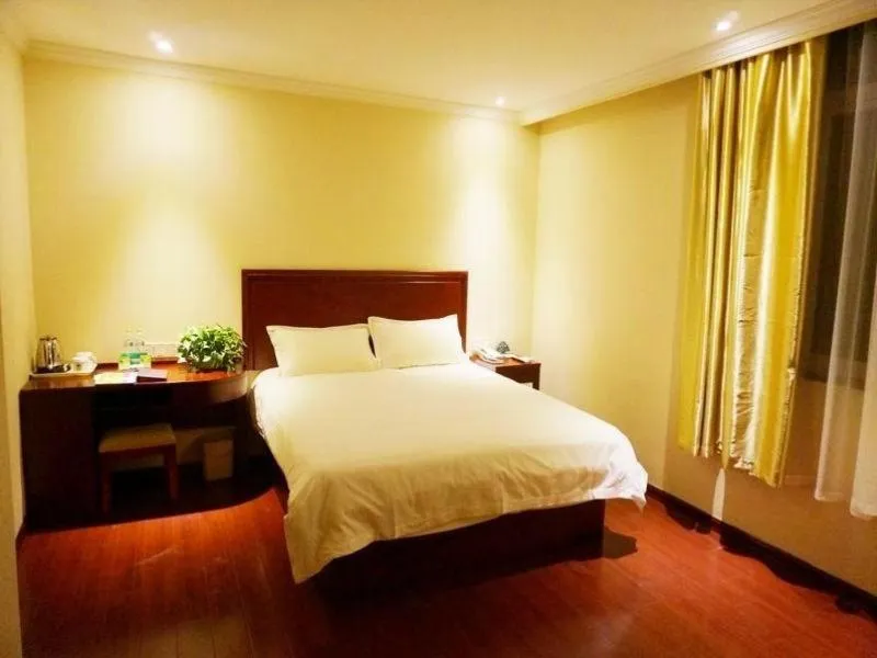 Bed in GreenTree Inn Shandong Zaozhuang Xuecheng District Road Taishan Road Road Communist Youth League School Express Hotel