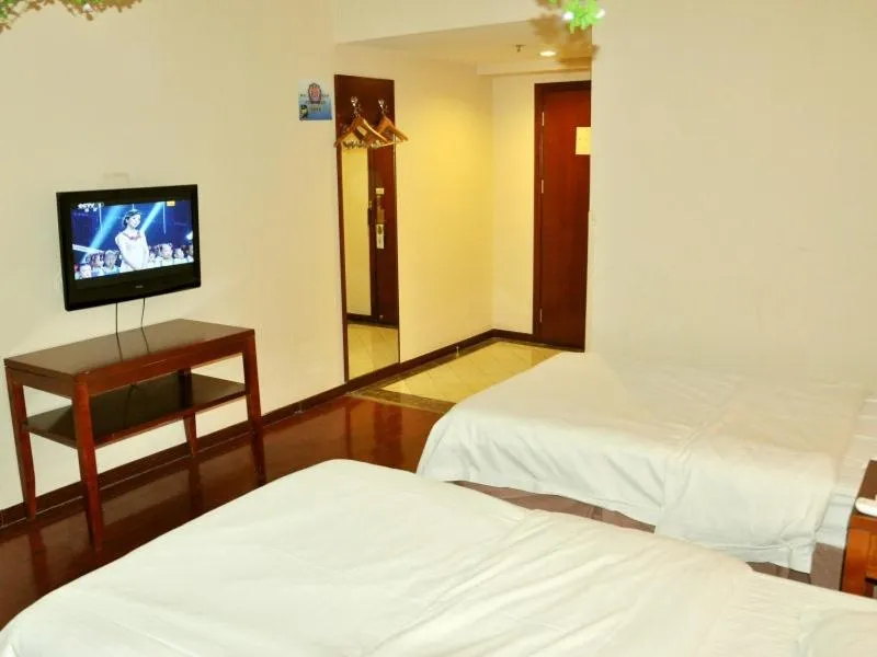 Bed in GreenTree Inn Shandong Rizhao University City Express Hotel