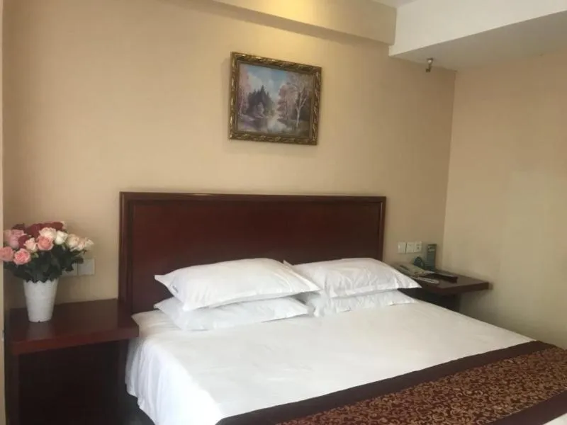 Bed in GreenTree Inn Shandong Liaocheng Town Dongchang Road Zhuanpan Business Hotel