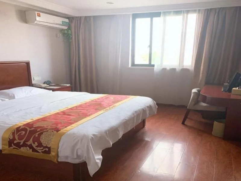 Bed in GreenTree Inn Jiangsu Wuxi Xibei Town Xingtiandi Shell Hotel