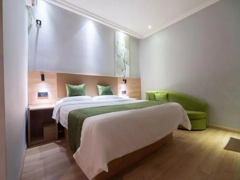 Bed in GreenTree Inn Jiangsu Wuxi Taihu Avenue Tongyang Road Express Hotel