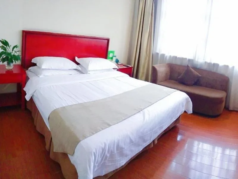 Bed in GreenTree Inn Jiangsu Suzhou Changshu Fangta Park Pedestrian Street Business Hotel