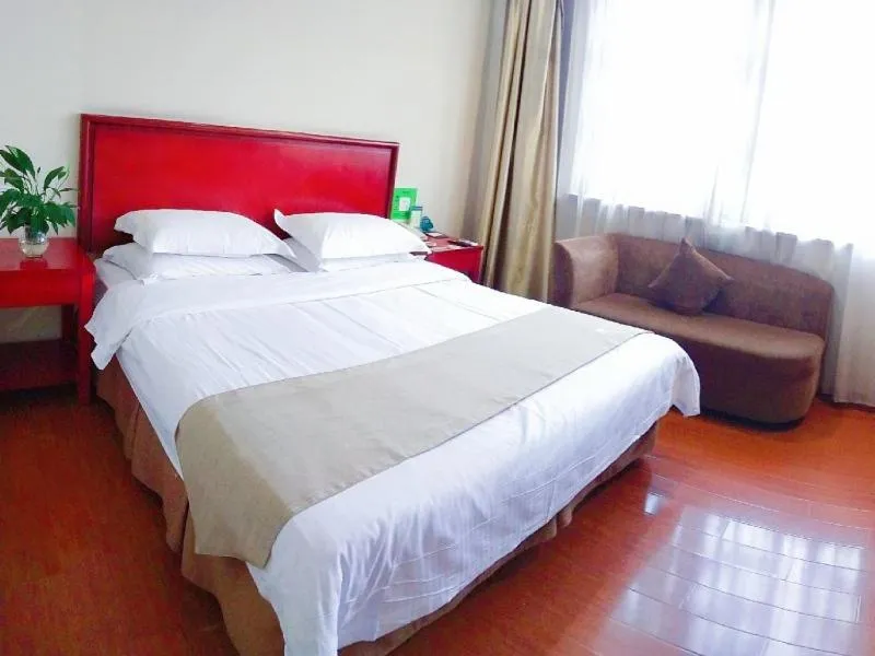 Bed in GreenTree Inn Jiangsu Suzhou Changshu Fangta Park Pedestrian Street Business Hotel