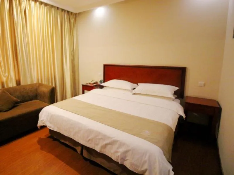 Bed in GreenTree Inn Jiangsu Suzhou Changshu Fangta Park Pedestrian Street Business Hotel