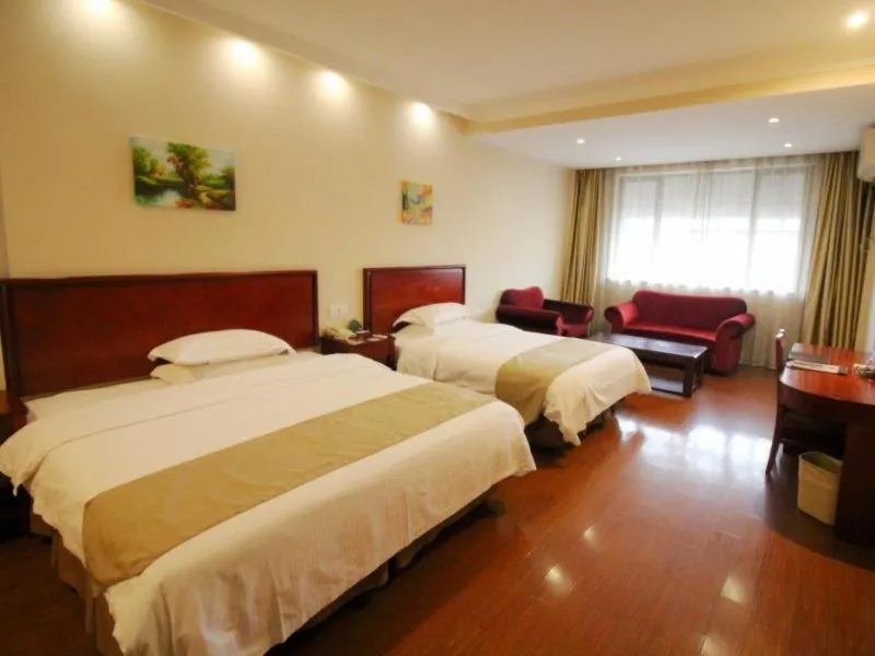 Bed in GreenTree Inn Jiangsu Suzhou Changshu Fangta Park Pedestrian Street Business Hotel