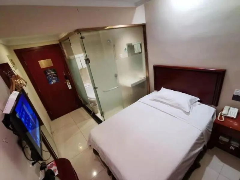 Bed in Greentree Inn Jiangsu Suzhou Kunshan Development Zone Penglang Xinxing Road Express Hotel