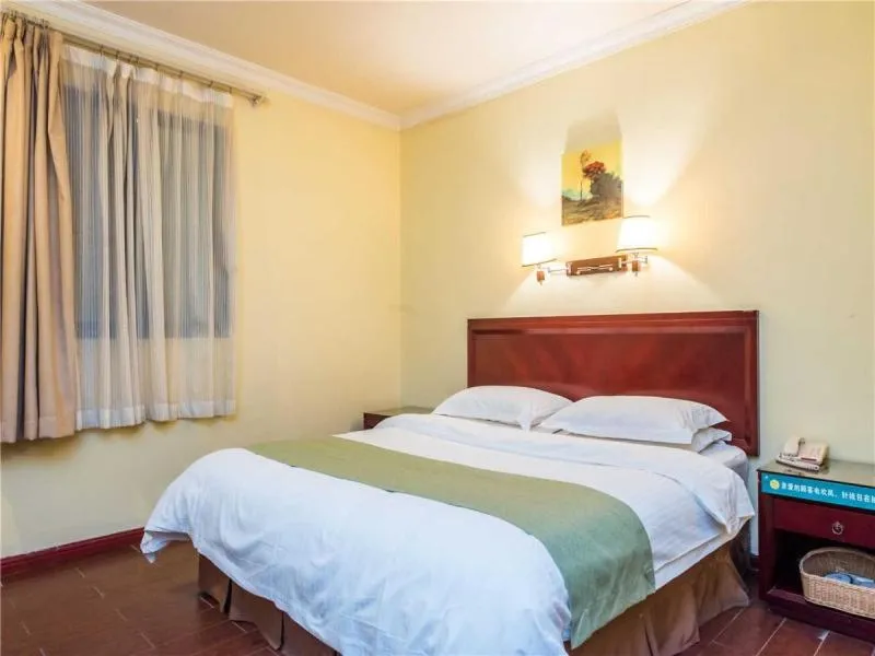 Bed in GreenTree Inn Jiangsu Suzhou Mudu Ancient Street Express Hotel